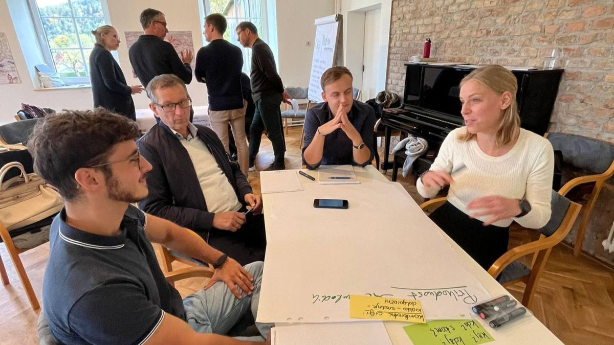 Bild: SGZ-Workshop mit dem Ziel, die Arbeitsweise und Strategie der SGZ zu überprüfen